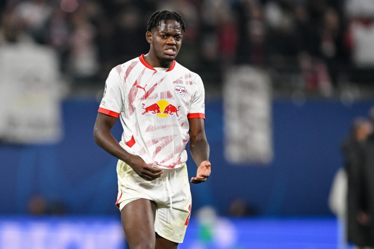 队报：阿森纳派球探考察莱比锡后卫卢克巴，尚未正式报价