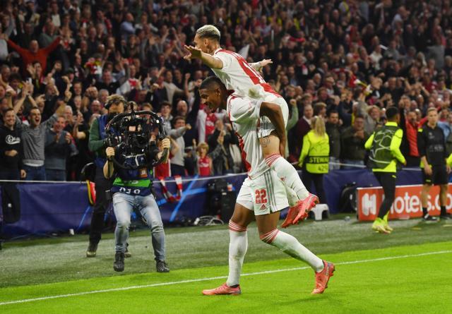 直播吧-【欧冠】罗伊斯乌龙阿莱2传1射 阿贾克斯4球屠多特